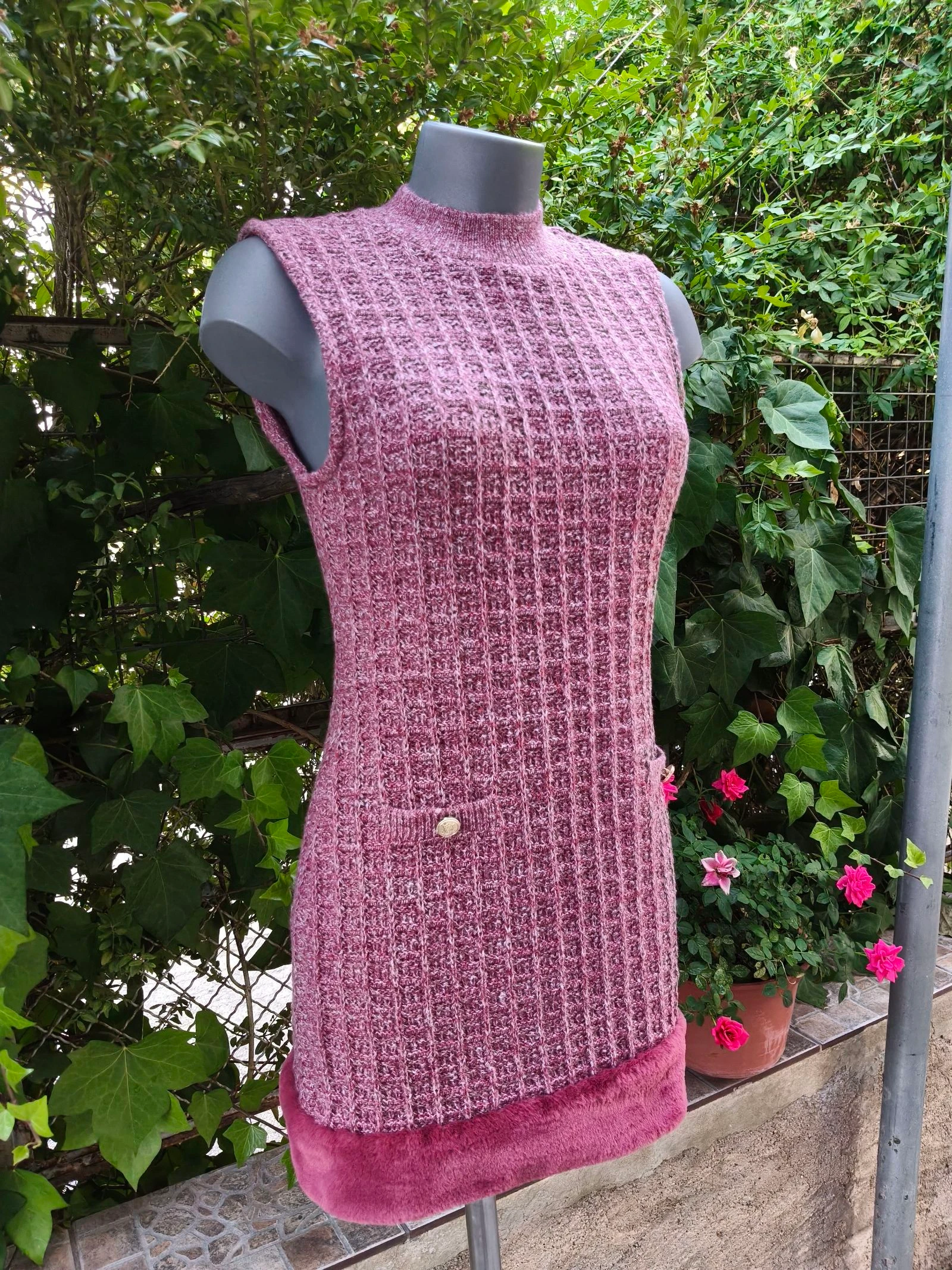 Vestido de malha Zara Rosa Fúcsia/Mistura com Pelo e Botões Dourados - Tamanho M - – photo 4